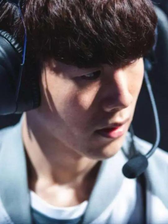 TheShy焦点对战,德约科维奇与80激战IG分钟,爆冷胜负难料! TheShy焦点对战,德约科维奇与80激战IG分钟,爆冷胜负难料!