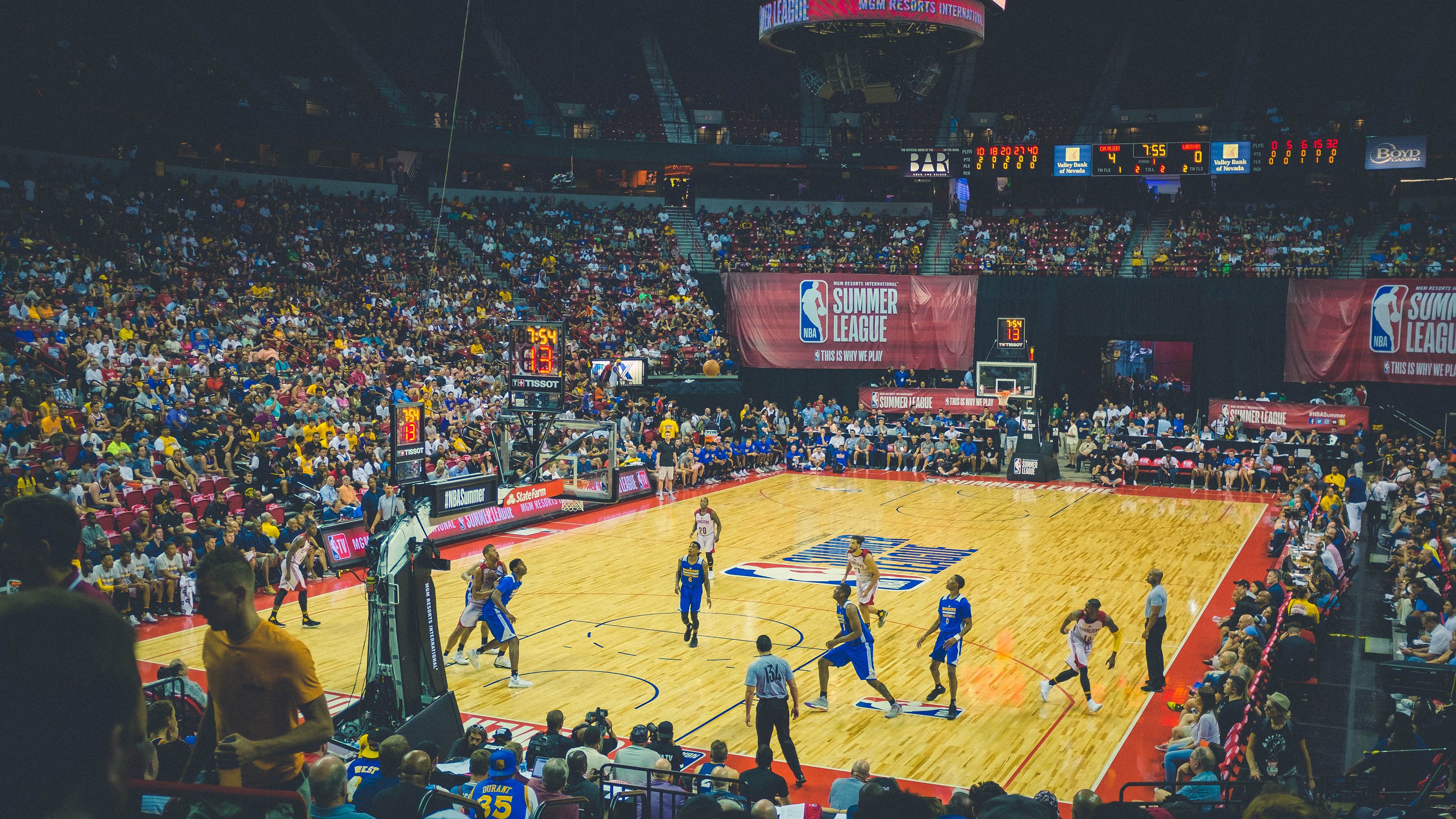 关于夏季联赛最新形势：菲尼克斯太阳高居榜首，迈阿密热火强势追赶，冠军归属成迷的信息